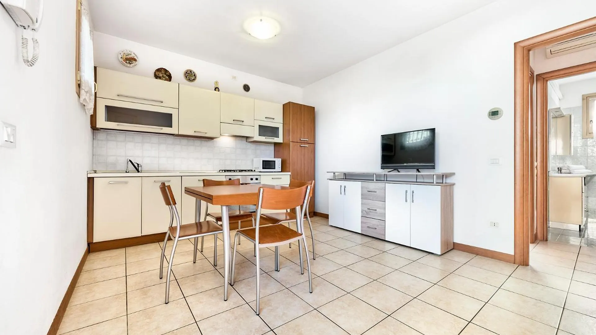 Jesolo Flowers Beach House - Host Solution Lido di Jesolo