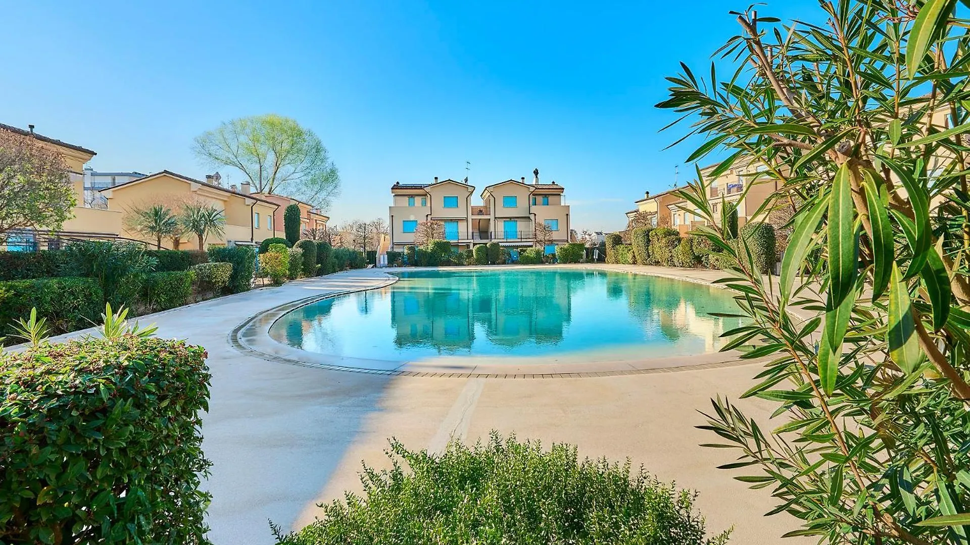 Jesolo Flowers Beach House - Host Solution Italy
