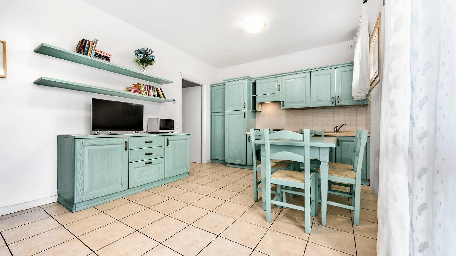 Jesolo Flowers Beach House - Host Solution 0*, Lido di Jesolo Italy