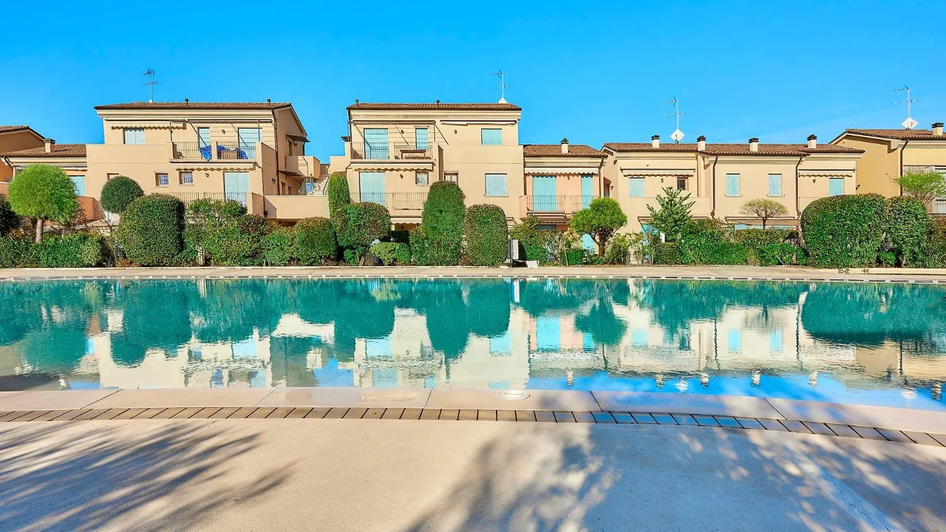 Jesolo Flowers Beach House - Host Solution Apartment Lido di Jesolo